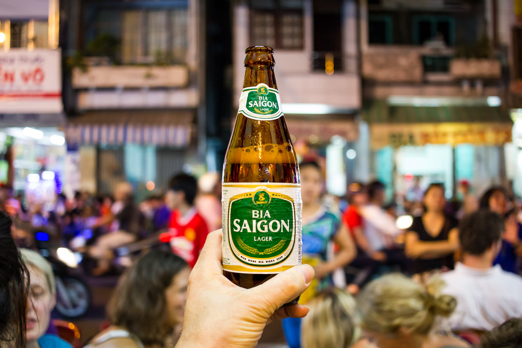 Vietnamese biggest brewer, Sabeco debuts on HOSE with shares jump 20 percent